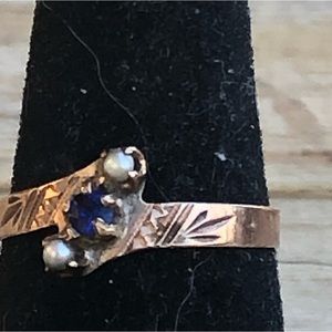 Vintage 10kt yellow gold pinky ring with gemstones